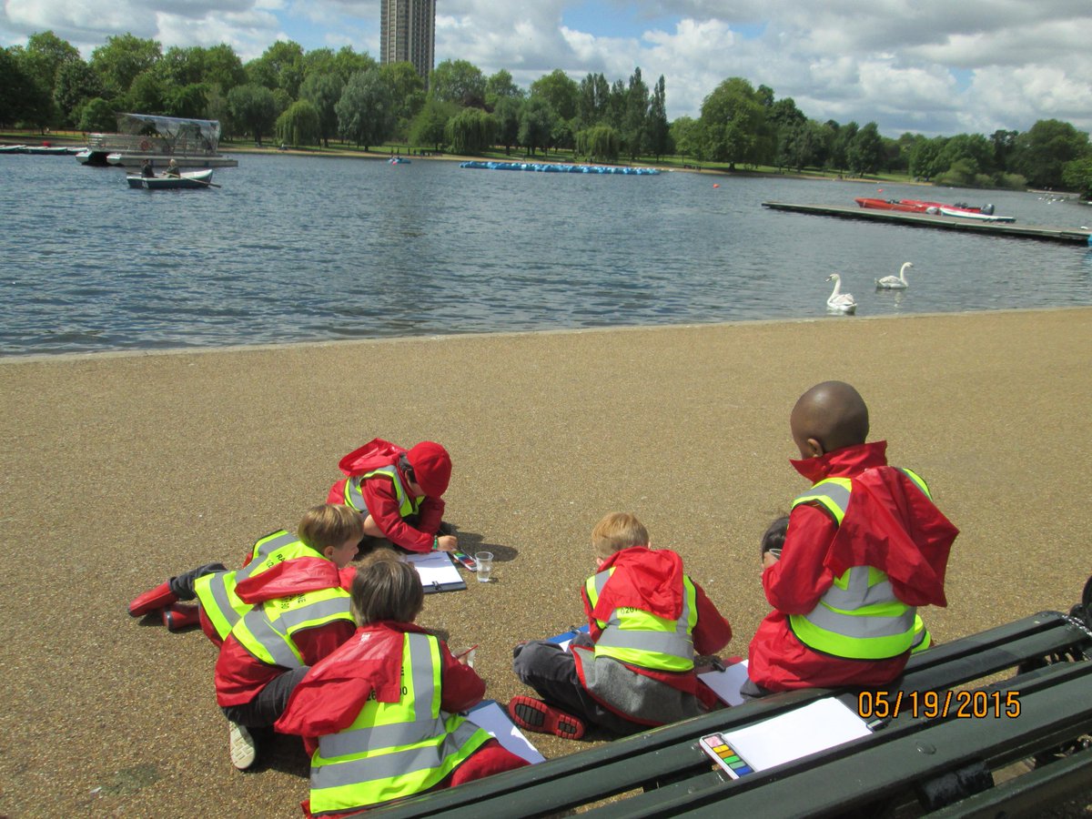 RavenstoneTLG's tweet photo. Reception trip to Hyde Park to do some observational drawing for the Connaught Fair Art Competition http://t.co/IEwkvcPhFz