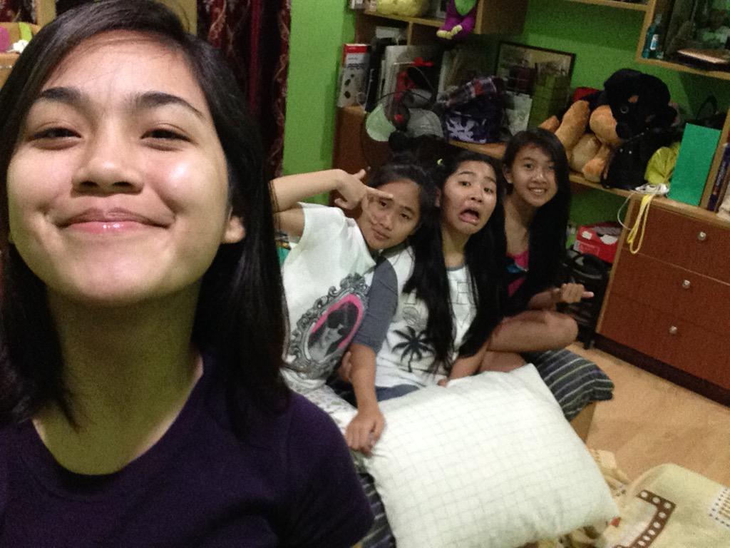 04arcsRo's tweet photo. Night with mah friends/cousin http://t.co/4ga8vzSrob