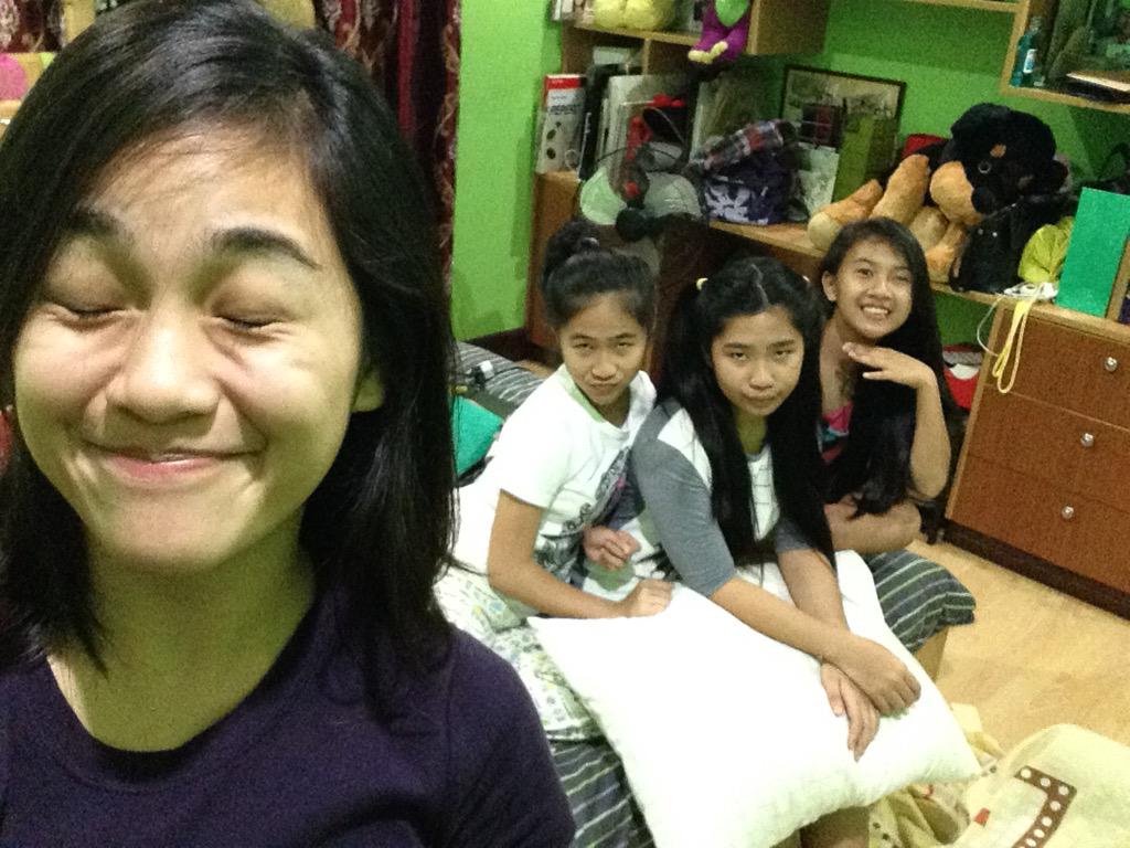 04arcsRo's tweet photo. Night with mah friends/cousin http://t.co/4ga8vzSrob