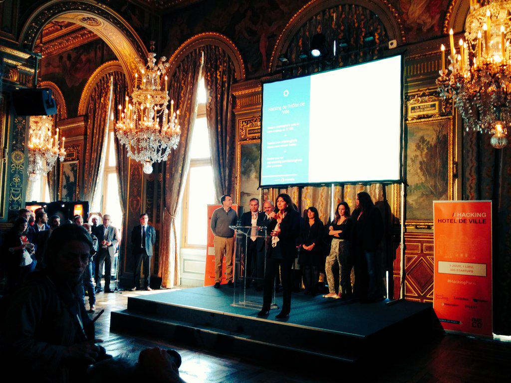 SoleneLagree's tweet photo. Lancement du #HackingParis par @Anne_Hidalgo les startups envahissent l'hôtel de ville ! http://t.co/ifqRoUmFBA