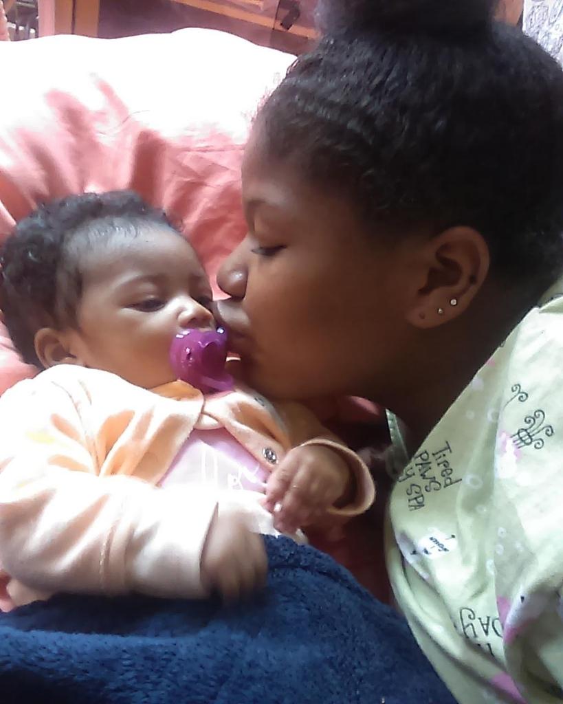N_B_Harris's tweet photo. .@lyft #MoreGoodDays Here's what makes my day brighter: Family and support system. Know you are loved. Love my girls. http://t.co/8nLC6vx10r