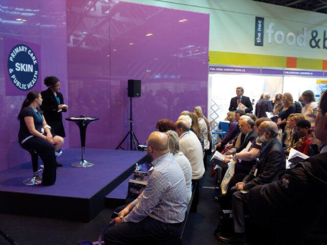 SchucoUK's tweet photo. @PhilipsBlueLED explaining the benefits to the delegates @PrimaryCare15 #psoriasis #PhilipsBlueControl http://t.co/ylUCqbpN54