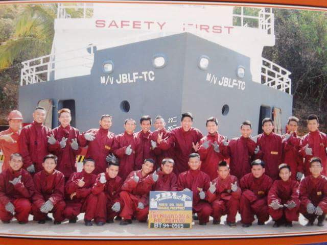 totolelouch's tweet photo. #basic training
#FPFF or fire prevention and fire fighting
#guimaras
#BT94-0515 http://t.co/LiDaPyNlgE