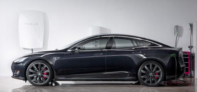 FernandoSued1's tweet photo. esta le gustara a @STIoficial , #Tesla quiere aumentar el ahorro con nueva bateria, #electrictech http://t.co/nxajZkr96M