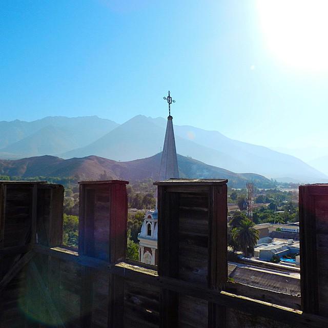 Cultura_Elquina's tweet photo. Amanecer en #Vicuña #ValleDelElqui. Desde la cima de la #TorreBauer http://t.co/ZxugrwZJjY