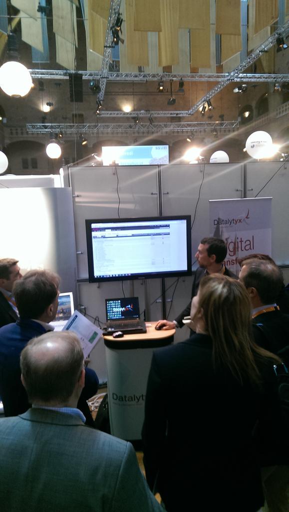 Datalytyx's tweet photo. .@Datalytyx final #bigdataDemo drive at @ssoweek is the big draw http://t.co/6TipPHEB8B