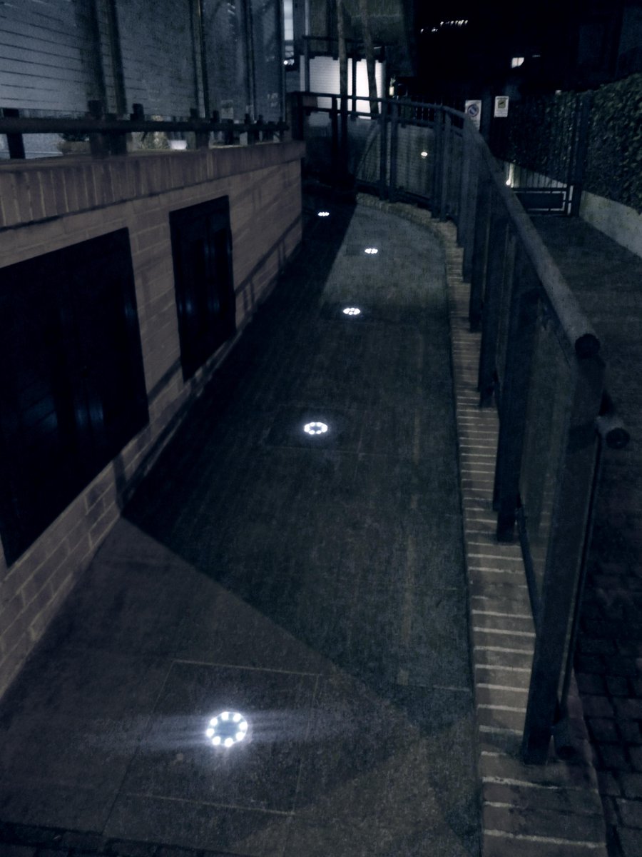 GECOLUCE's tweet photo. Ingresso residence balneare con scivolo anti barriera architettonica illuminato con Geco Circle 9K #gecoluce.it http://t.co/2VzATIZFJw