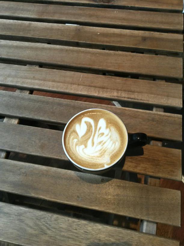 CoffeeCuppingUK's tweet photo. @coffeelondon @dose_espresso swan counts? #anyrules? http://t.co/3nIGRqbyOk