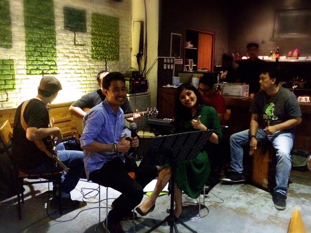 nella_IR's tweet photo. Happy wednesdaycoustic fellas.. 😎😎 http://t.co/BK5On4nI5b
