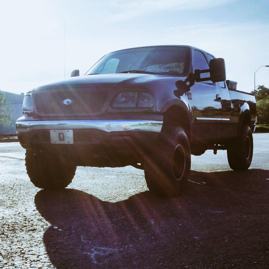 red_f15dy's tweet image. Baddest ford in cb💎 #itsclean #moneybaby #blackaf