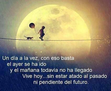 yahel_castillo's tweet photo. Buenos días ! 😃 mitad de semana amigos animo ⭐️ http://t.co/DDIQLfsAeX