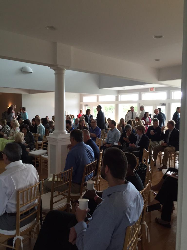 GoodstreetsOrg's tweet photo. What a crowd @guilfordyc for Smallbizsymp! @JamesKohn @pagehardware @mixdesignstore @BirdNestGallery @CTShoreline http://t.co/5kdOKJeuBn