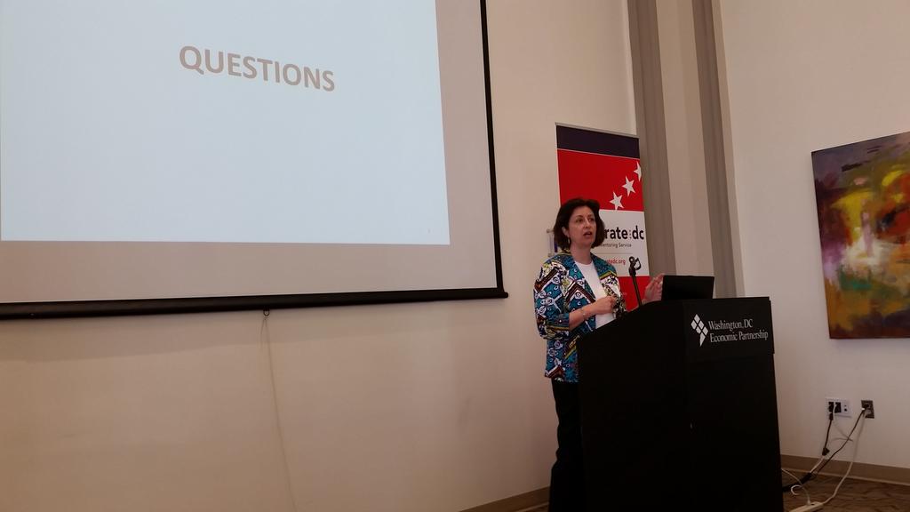 TechBreakfast's tweet photo. Laurie Wiggins @programriskid presenting Program Risk ID at #dctech DC @TechBreakfast http://t.co/Wsllc2WehI
