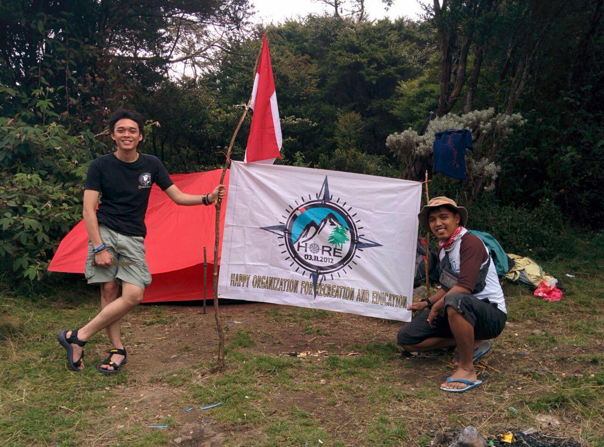 mulyanesa's tweet photo. Bareng siapa aja yang penting tujuannya gunung #pendakiindonesia #infogunung http://t.co/PryA7VaRbN