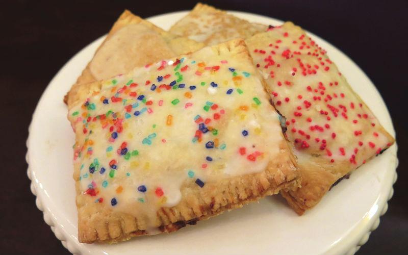 jonathanbender's tweet image. Beer in pastries, #KC. #8BitBakery has oatmeal cream pies w/ a beer caramel swirl @GreenRoomKC bit.ly/1c4zjEf