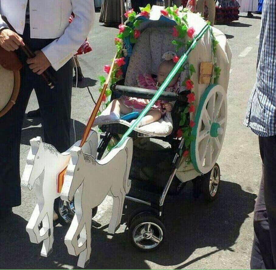 Me enseñaron de niño a decirte cosas tan bellas, que serías la luz en mi camino, serías mi estrella #Rocio2015