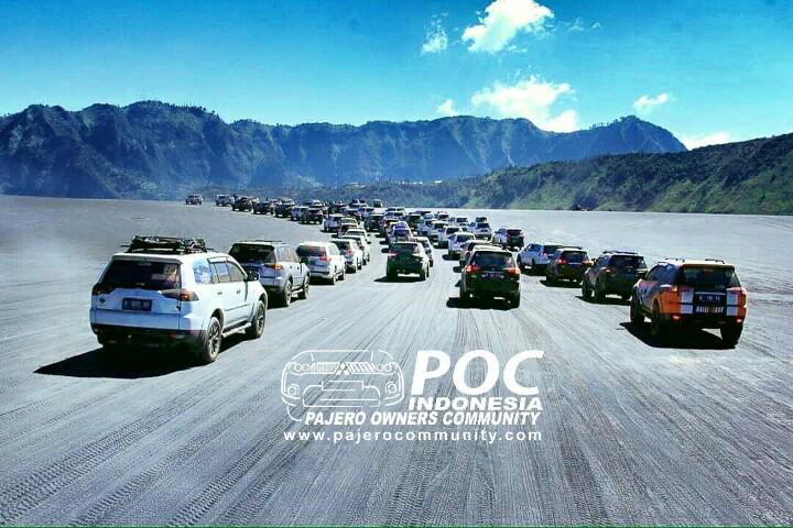 POCIndonesia's tweet photo. Lebih dr 60 Pajero Sports #PajeroOwnersCommunity #POCIndonesia di Bromo 17 Mei' 15. cc @KTBMitsubishi @detikoto https://t.co/nAjJsGjNwN