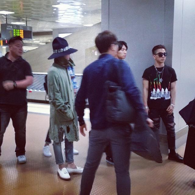 IBGDRAGZ's tweet photo. “yuuka4893: G-Dragon's fashion

VISVIM 🎩
greg lauren 👕 http://t.co/yhcXH30k4O”