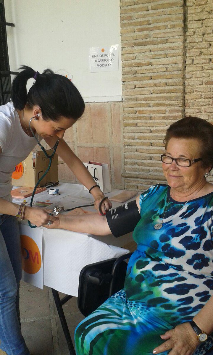 UDM_Puebla's tweet photo. Imágenes de la  3 campaña de prevención y control de la hipertensión arterial en la semana de la salud. http://t.co/XCuhim0hNX