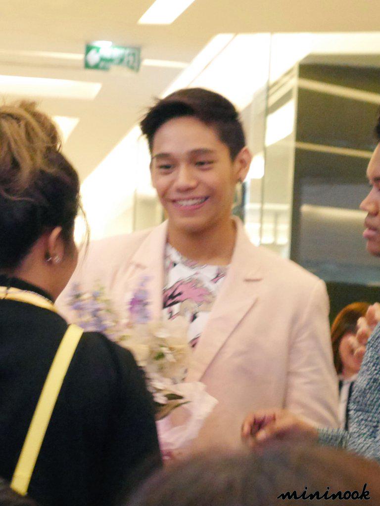 นุ้งเงินถึงแล้วว <a href="/sg28841/">.</a> 
#lovesicktheseries #KazzAwards2015 #Kazzmagazine