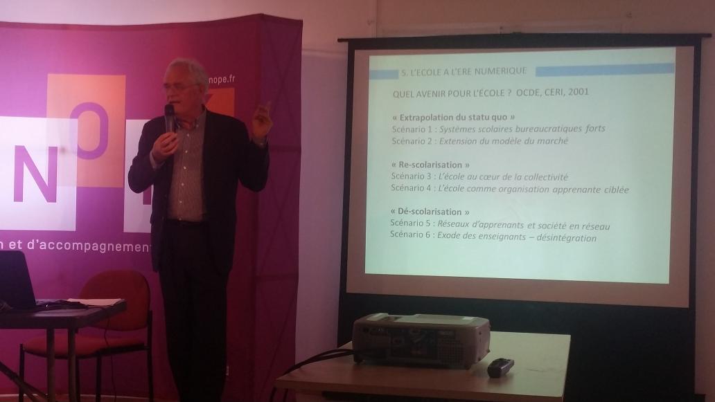 SophieGarssine's tweet image. (B. Cornu) Quels avenirs pour l&apos;école? Où trouve t-on les savoirs? #docs91