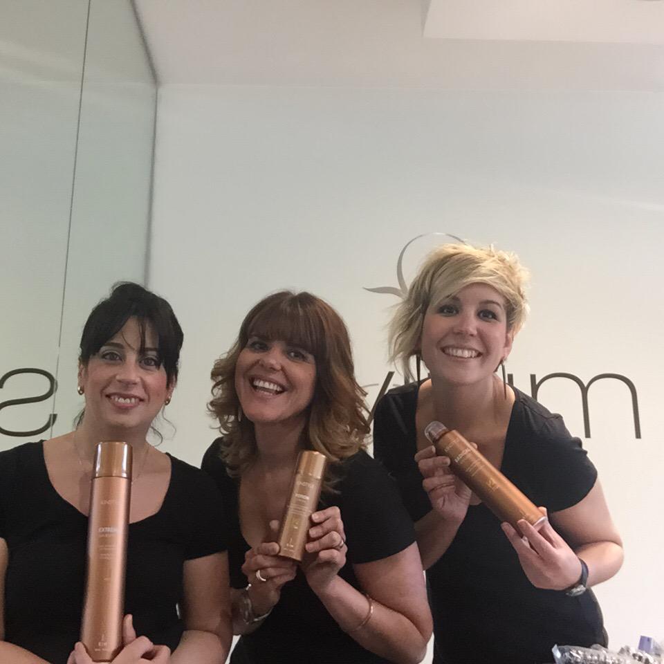 StyliumGroup's tweet photo. Buenos dias!!! Qué producto de styling #kinstyle de @kin_cosmetics es tu favorito? #FelizMiercoles #Felizdia http://t.co/aaH8EW7HIn