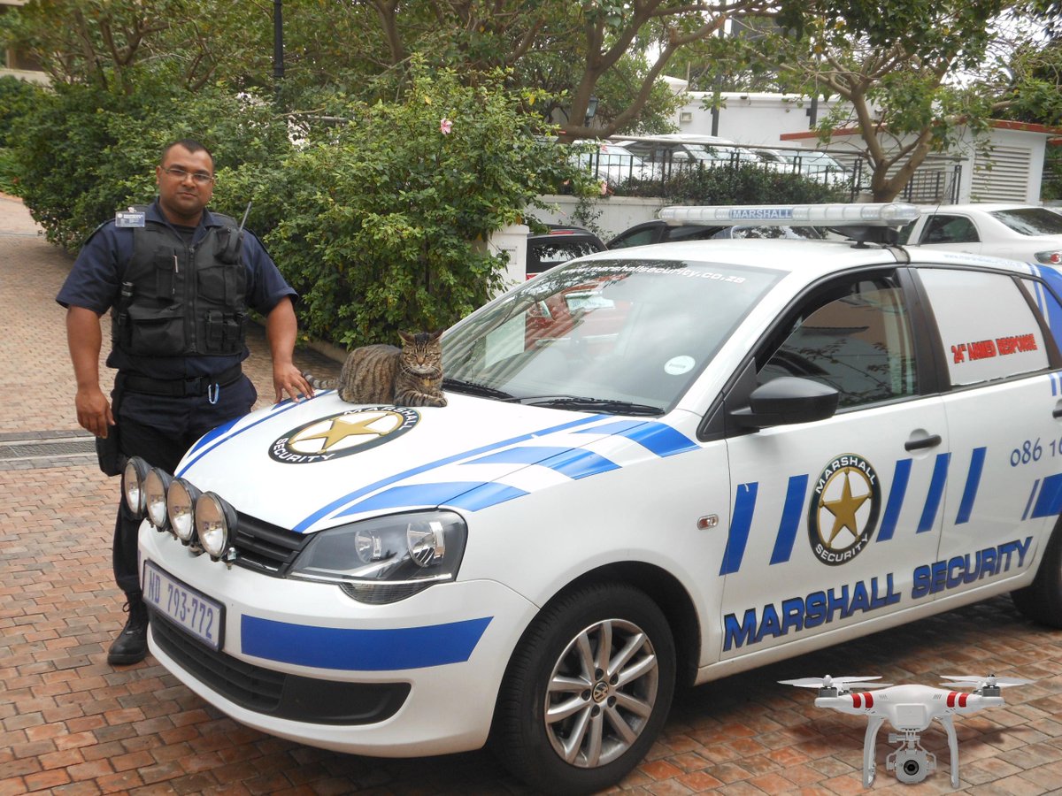 oysterbox's tweet photo. Back where he belongs! Skabenga's security has been beefed up too. Thank you to everyone for assisting in finding him http://t.co/KD3WQ3E0kU