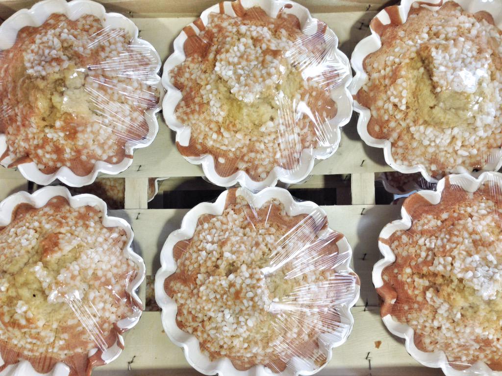 balibertweet's tweet photo. Arrivage de pastis bourrit (gâteau à la fleur d'oranger) en direct des Landes. #miam #food #stocklimité http://t.co/KuYbpV2B1S