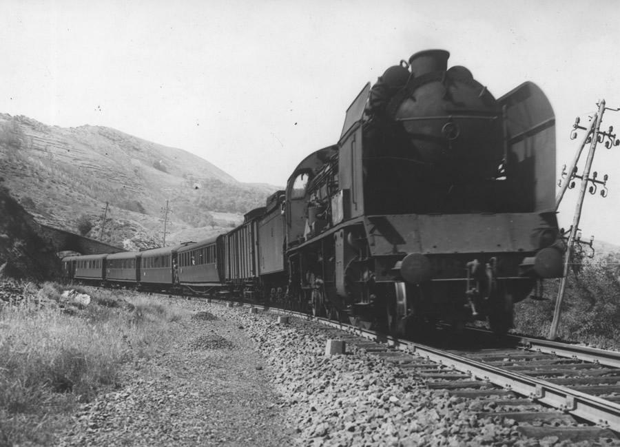 LaViedurail1's tweet photo. TRAINS A VAPEUR SUR LA LIGNE DES CEVENNES #141E VERS VILLEFORT (c) VILAIN http://t.co/xIZUKq6Ex3 http://t.co/RNXoJ6lZYJ
