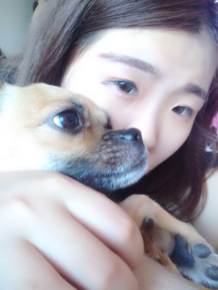 Jerry940915's tweet photo. 나랑 사진이 찍어 이렇게 싫어!!!!왜 눈빛이 이렇게 ㅠㅠㅠ짜증나 http://t.co/joj8CGxz62