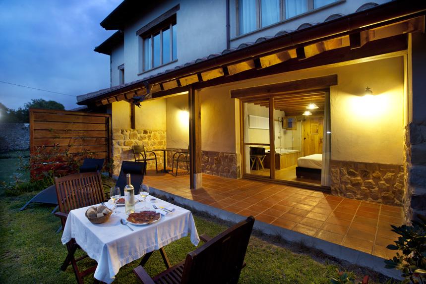 LaPosadadeSomo's tweet photo. Regalamos noche+desayuno en villa con jacuzzi XXL Para participar RT Y Siguenos
 Info http://t.co/FLrAT8faWD http://t.co/aKquXkcyJb