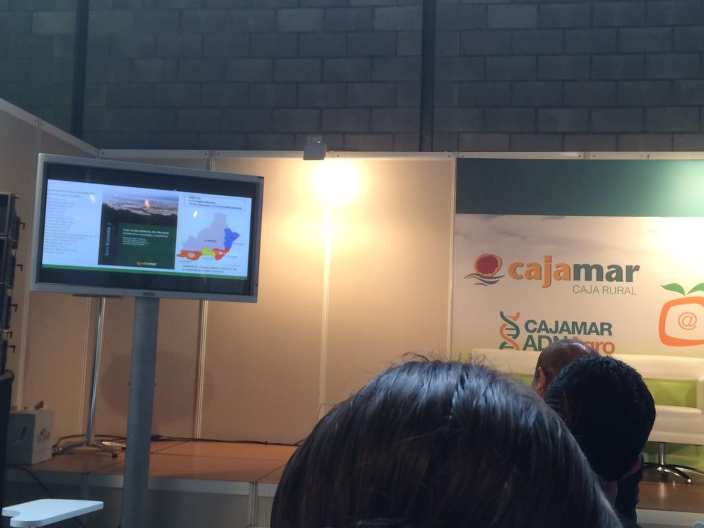 Sayonada's tweet photo. Una de las publicaciones de la @cajamarual en la #InfoagroExhibition http://t.co/06YBET19J2