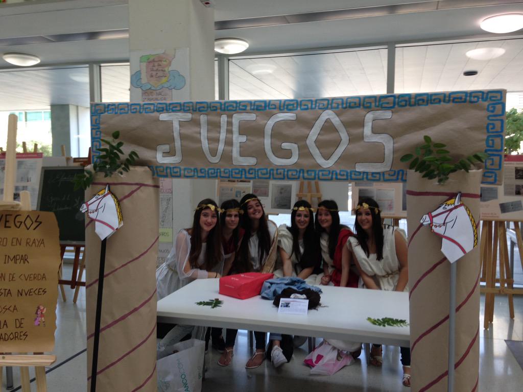 anamesegueer's tweet photo. Una exposició xulíssima la de hui 👏 http://t.co/d6F3uobtLs