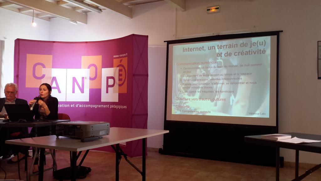 CapCdi's tweet image. #docs91 #numerique @Vanessa_Lalo &quot;Aider les jeunes à transformer les infos en savoirs, exploiter leur créativité&quot;