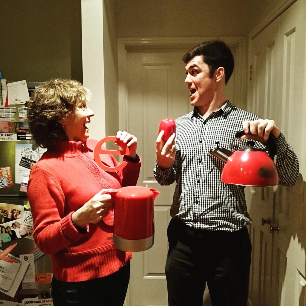 jakkmak's tweet photo. @kissgoodbyetoms Day 20: #redaccessory #msresearchaustralia #MS #kissgoodbyetoms #formum #sneakycapsicum http://t.co/emfzLhN6Lp