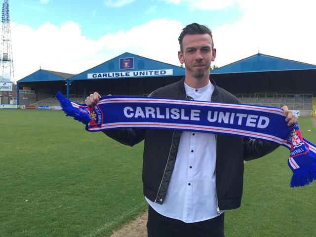 officialcufc's tweet photo. Keith Curle captures second summer signing - welcome to the club @MichaelBRaynes #cufc http://t.co/86s2eUaek8 http://t.co/ug6AtohUxq