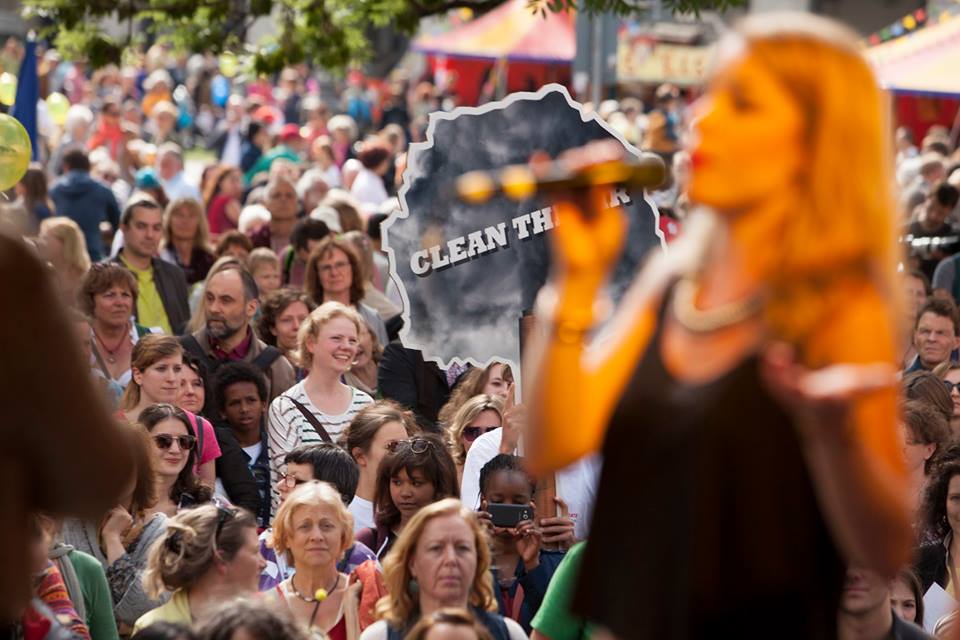 sing4climate's tweet photo. Vielen Dank an euch alle, ihr wart suuuper :-) Klima-#Singmob 17.5.2015, Streetlife Festival, #München http://t.co/ahESlSj3qs