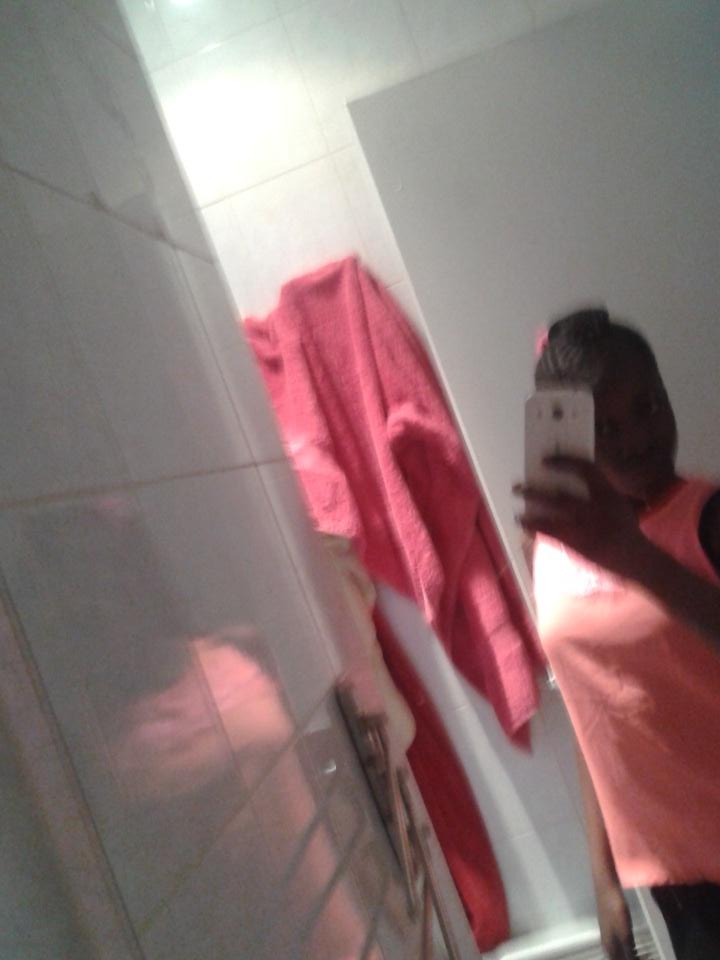 anna021102b tweet picture