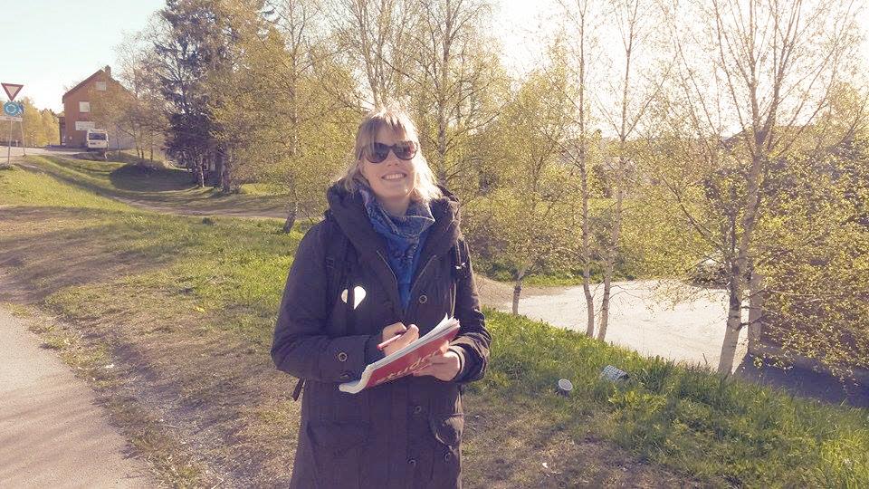 urbanistene's tweet photo. Ingrid og andre urbanister har talt hvor mange skolebarn som sykler og kjører til skolen i Trondheim for Miljøpakken. http://t.co/iSZgh8DKqX