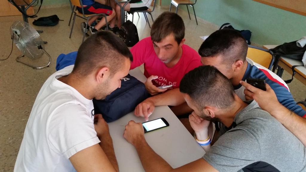 tafaddevesa's tweet photo. Grupo 1 --》Campeones del reto @Socrative Metodología Didáctica | #TAFAD #LaDevesa #edtech #MIEExpert15 http://t.co/luZ7F80ejY