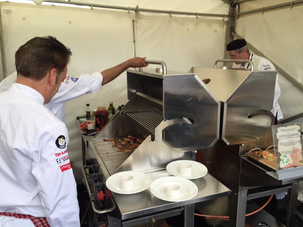 RHHallCatering's tweet photo. And they're off! Round 1 begins #bbqbattle http://t.co/2EeXsjv9b9