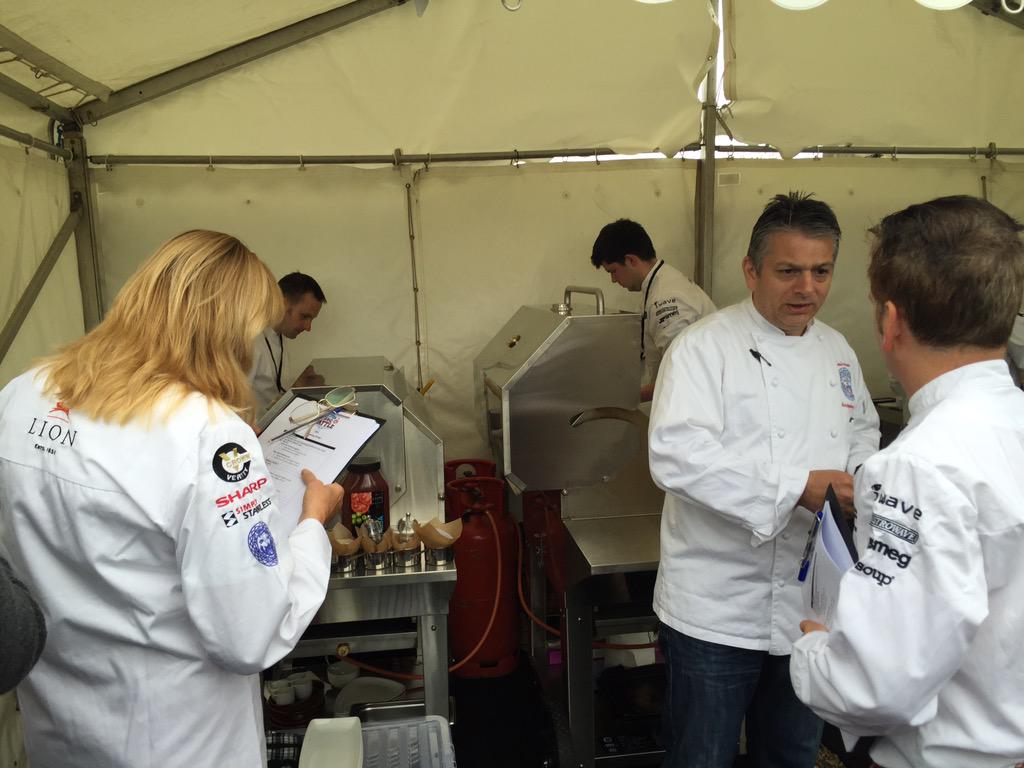 And they're off! Round 1 begins #bbqbattle