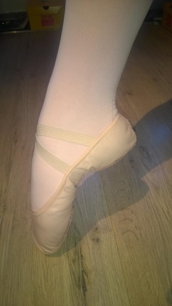 New stretch leather ballet shoes,fantastic <a href="/ZoeCookBarker/">Zoe Cook Barker</a> #dancewear #danceshoes #splitsole #ballet 💖