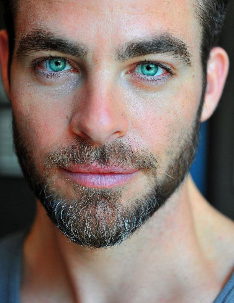 Синие глаза у мужчин. Голубоглазый мужчина. Йен сомерхолдер цвет глаз. Мужика с голубыми глазами. Мужика с голубыми глазами.