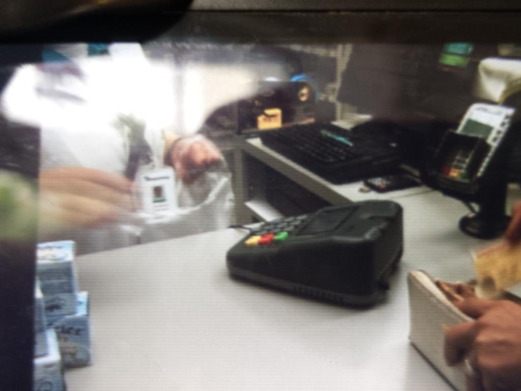 edesousag05's tweet photo. Durante su primera semana de prueba, Luis de Llano aseguró que productos duran mas tiempo en los anaqueles http://t.co/mvGpC8QS8Z