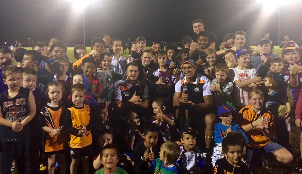 Mystic1O's tweet photo. Hinchinbrook Hornets @thatsgold with Lamar Liolevave and Kurtis Rowe from @WestsTigers #molanfiles @Erin_Molan http://t.co/crsFcbYp8v
