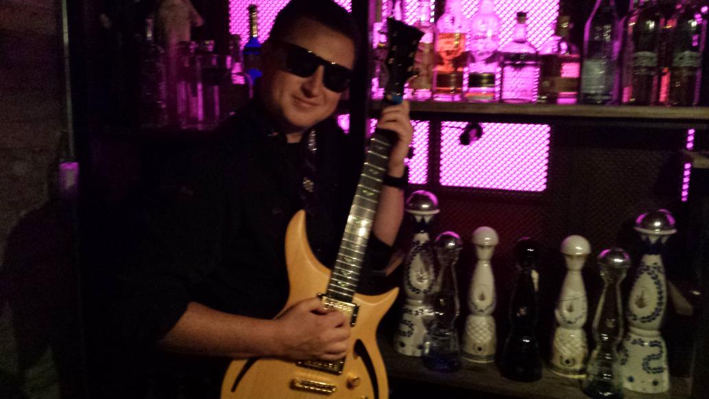 HollywoodKhan_'s tweet photo. Chef Garth rocks out Purple @loscolibris220 @elcaballito220 #PrinceToronto @JarrellGuitars http://t.co/Kihb8OYM66