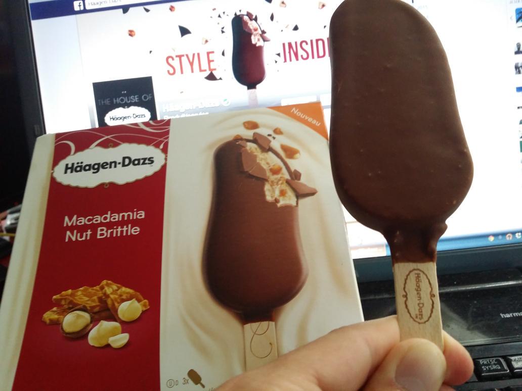 Anthony_Bateman's tweet image. Enfin @Haagen_Dazs_FR arrive sur twitter pour le lancement de sa nouvelle gamme de bâtonnets délicieux 😋 #StyleInside