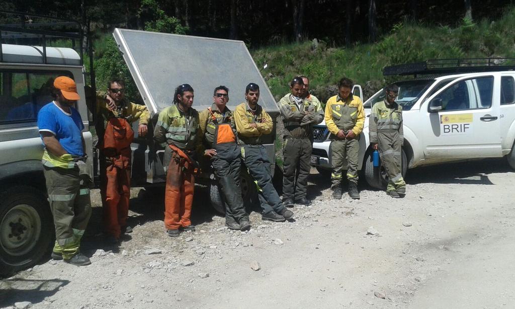 brifpuertopico's tweet photo. Nuestro pequeño recuerdo y homenaje al los compañeros de #geacam fallecidos ayer en accidente de tráfico. http://t.co/ktsAqC9Fnv