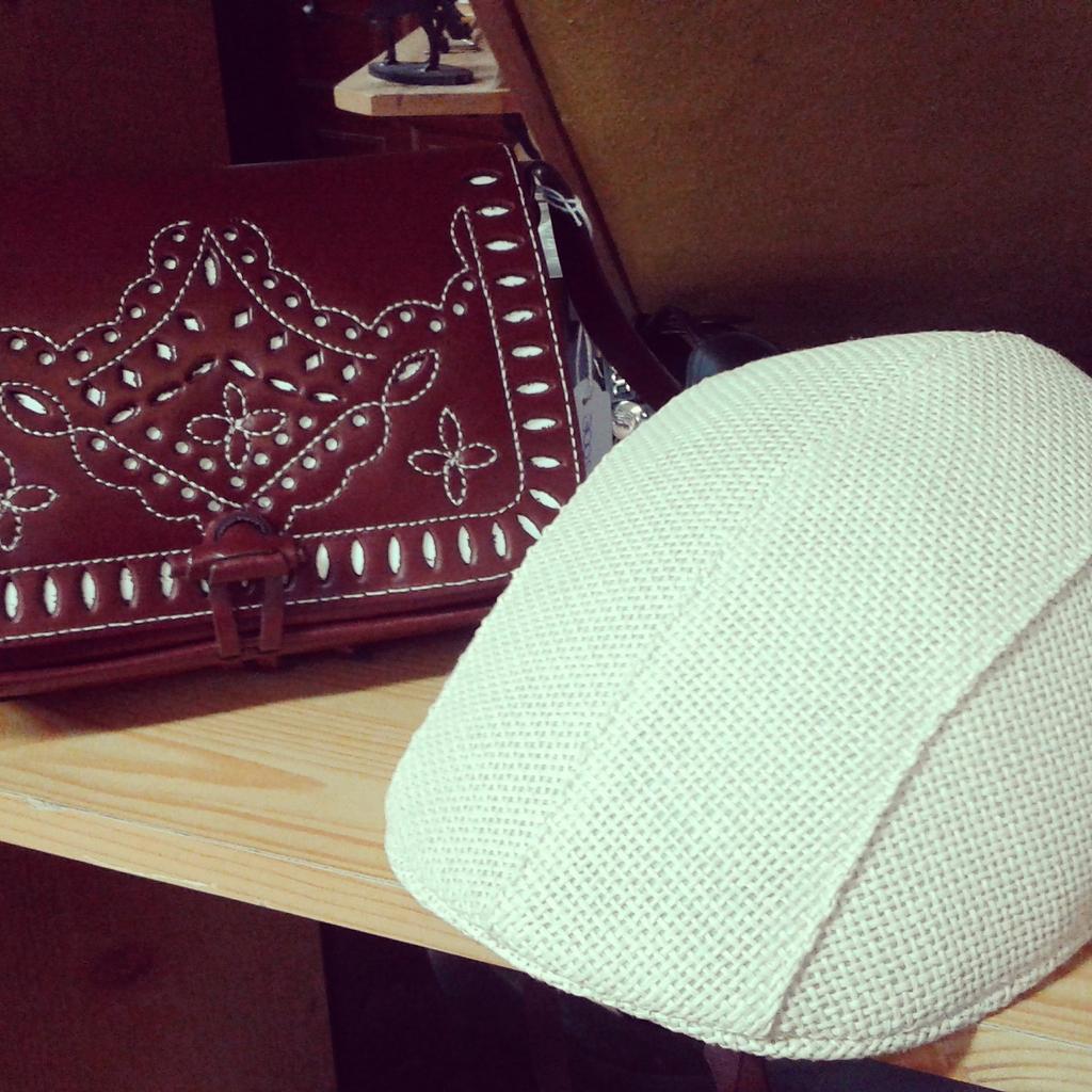 alguerrero10's tweet photo. Has visto nuestros cinturones, bolsos y gorras perfectos para eventos romeros @Inmainmitas @ANTGUEMOR @Huesca466 http://t.co/XIr3y96BBy